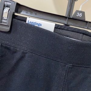 NWT - Old Navy size L Leggings